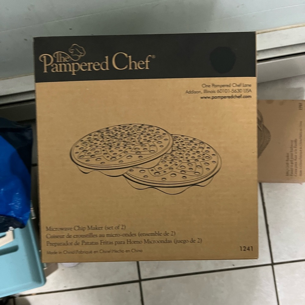 Pampered Chef microwave chip maker